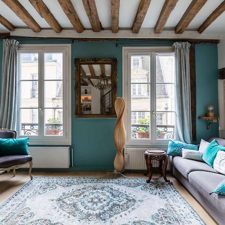 Apartmán Veeve - Artistic Excellence In The Marais Paříž Exteriér fotografie