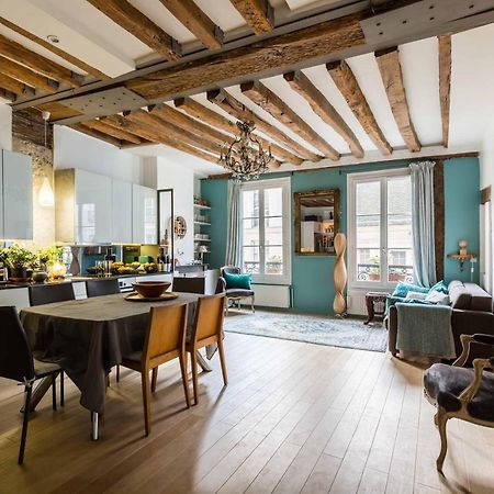 Apartmán Veeve - Artistic Excellence In The Marais Paříž Exteriér fotografie