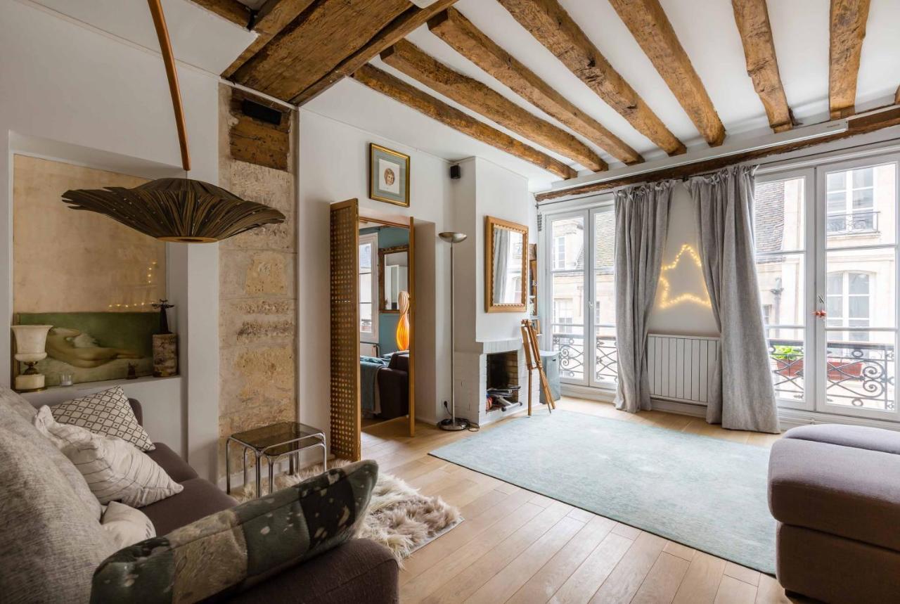 Apartmán Veeve - Artistic Excellence In The Marais Paříž Exteriér fotografie